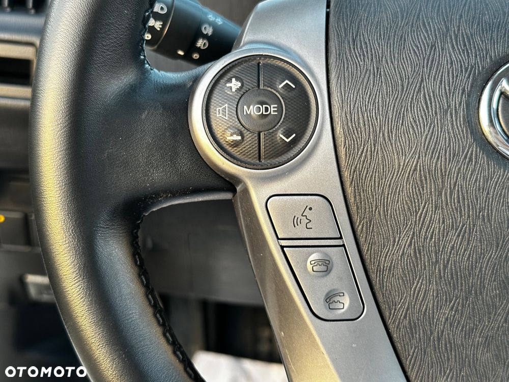 Toyota Prius+ (Hybrid) Executive - 29