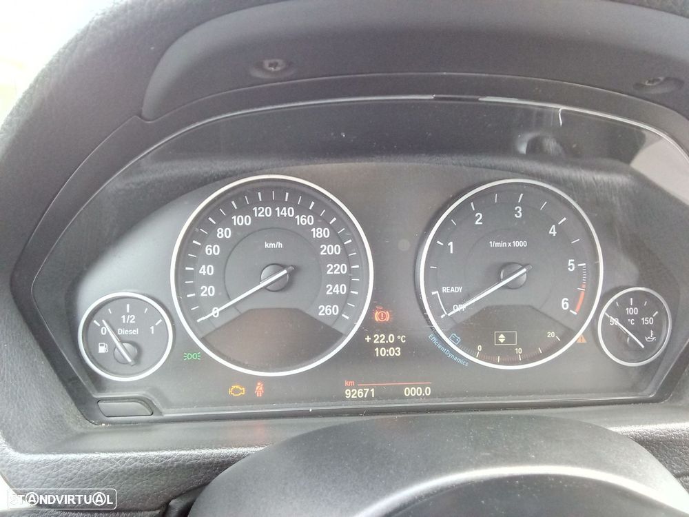 BMW 318 d Line Sport - 13
