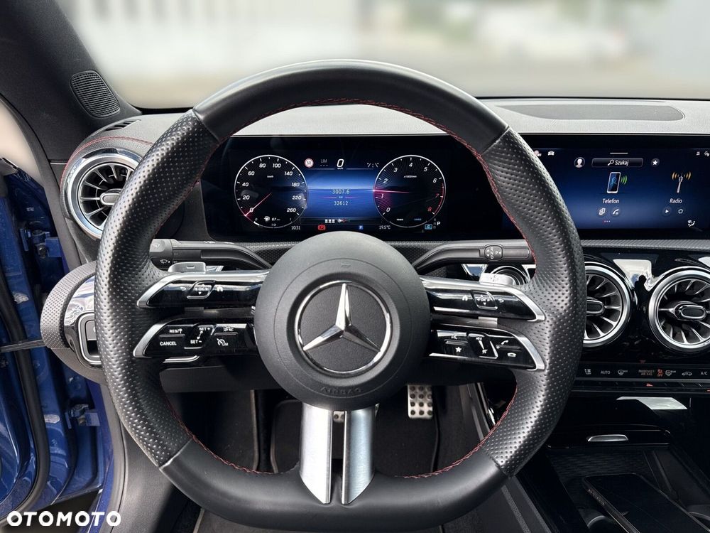 Mercedes-Benz CLA - 12