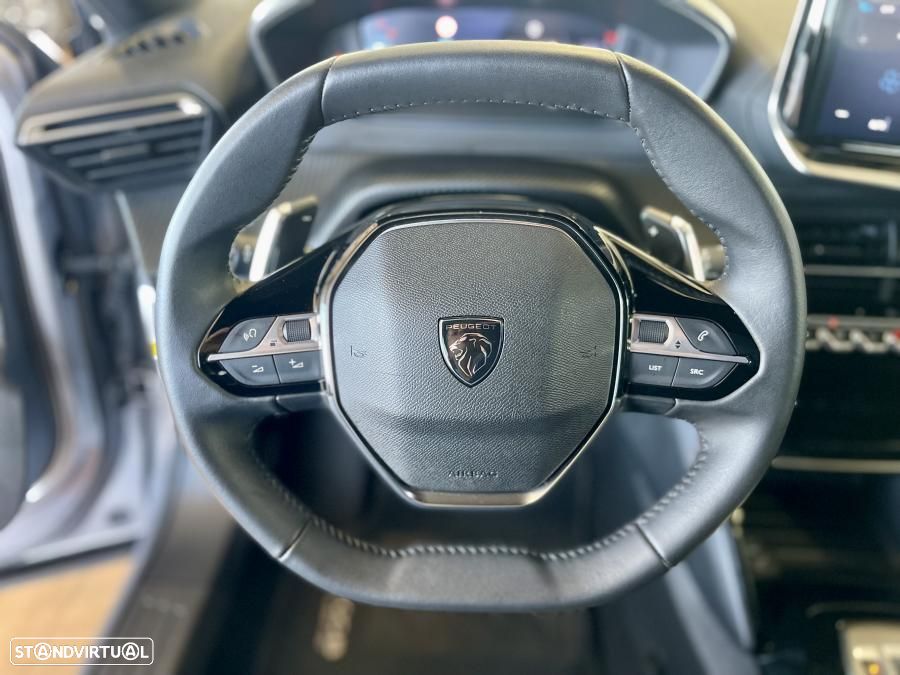 Peugeot 2008 1.2 Hybrid Allure e-DCS6 - 11