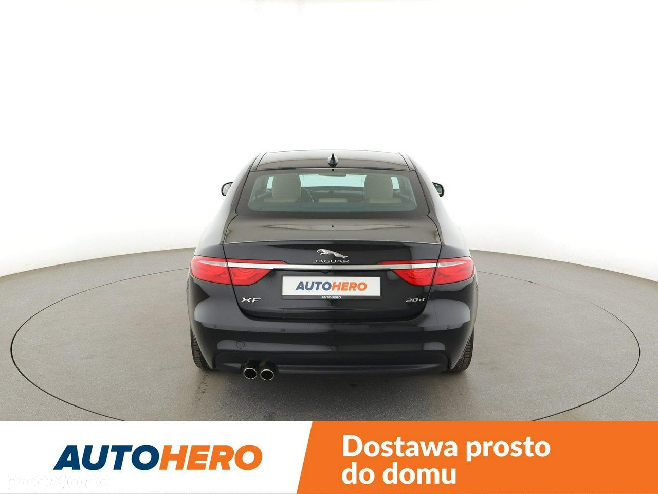 Jaguar XF 20d Portfolio - 6
