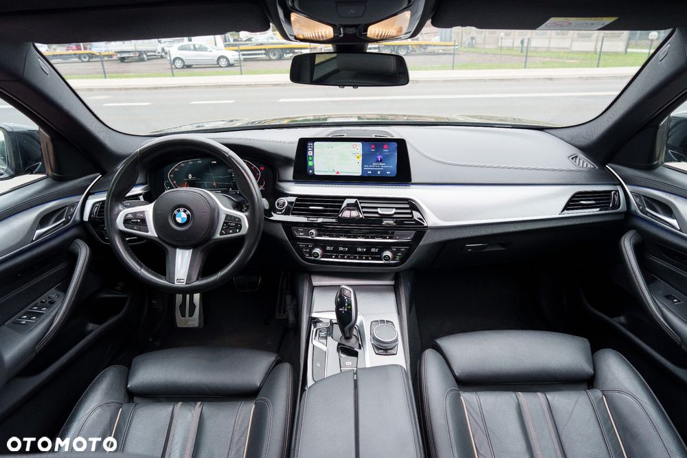 BMW Seria 5 520i M Sport Edition - 27