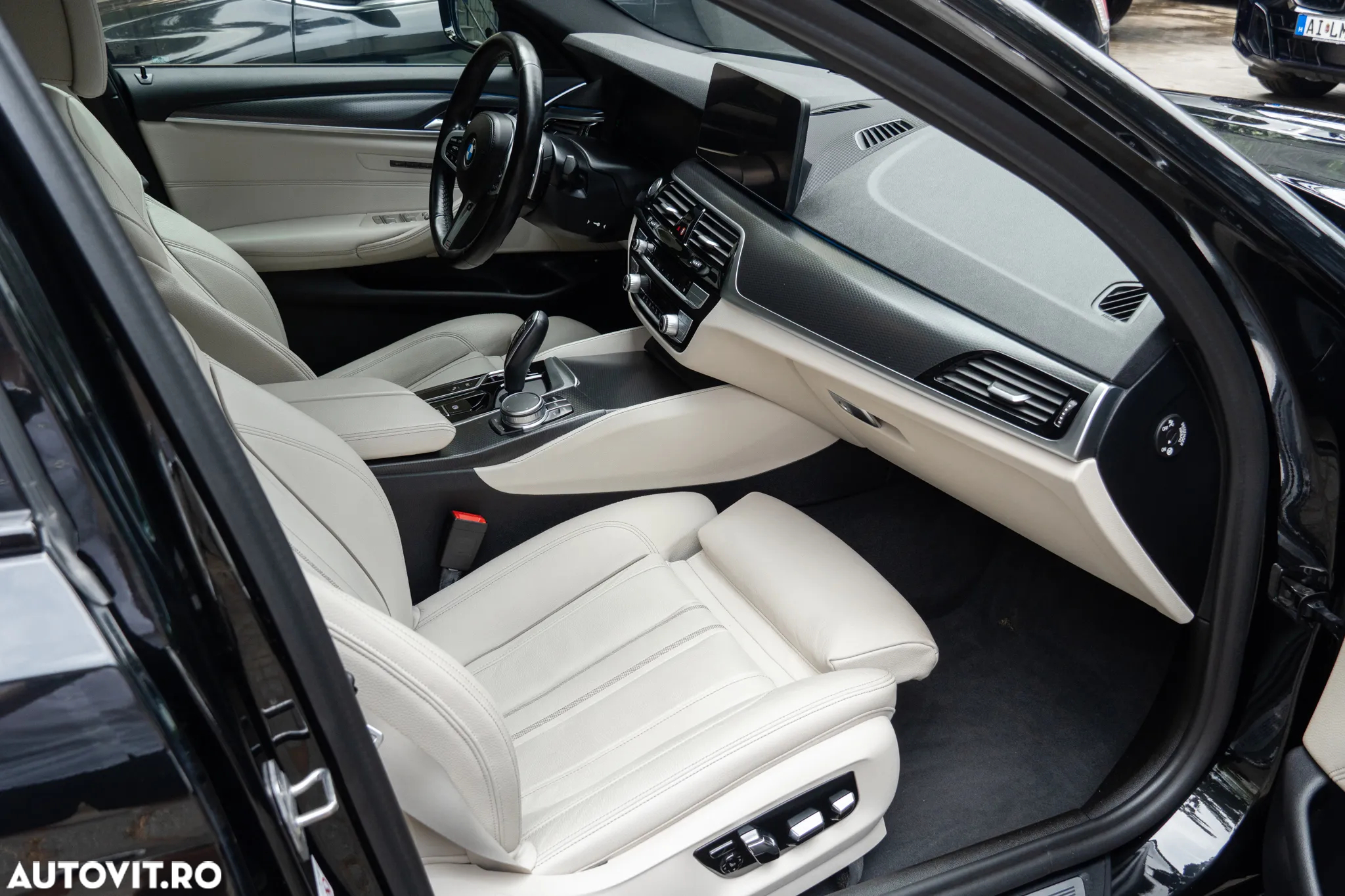 BMW Seria 5 530e xDrive AT PHEV - 13