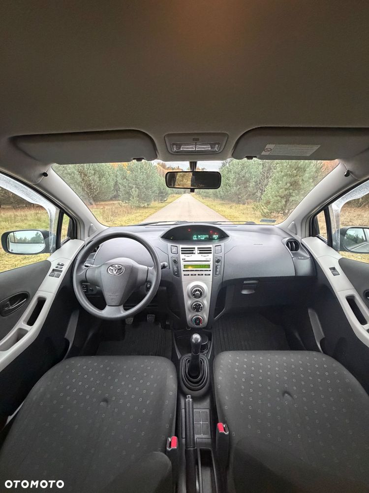 Toyota Yaris - 7