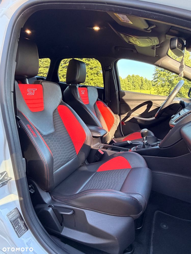 Ford Focus 2.0 EcoBoost ST-2 - 23