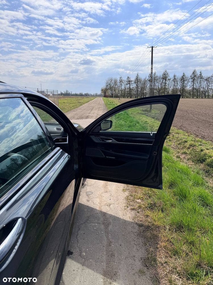 BMW Seria 7 740Li xDrive - 16