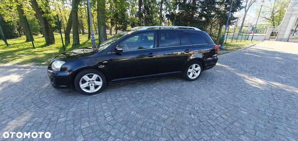 Toyota Avensis 2.2 D-4D X - 2