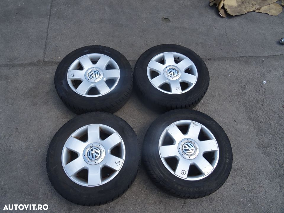 Vand Jante Aliaj cu Cauciucuri M+S Volkswagen Caddy 195/65 R15 din 2009 cod: 2K0601025 - 2