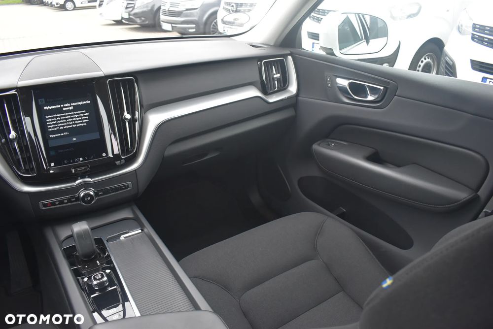 Volvo XC 60 B4 B Momentum Pro - 21