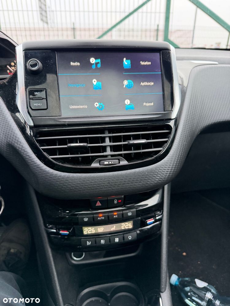 Peugeot 208 PureTech 82 Start & Stop Allure - 11