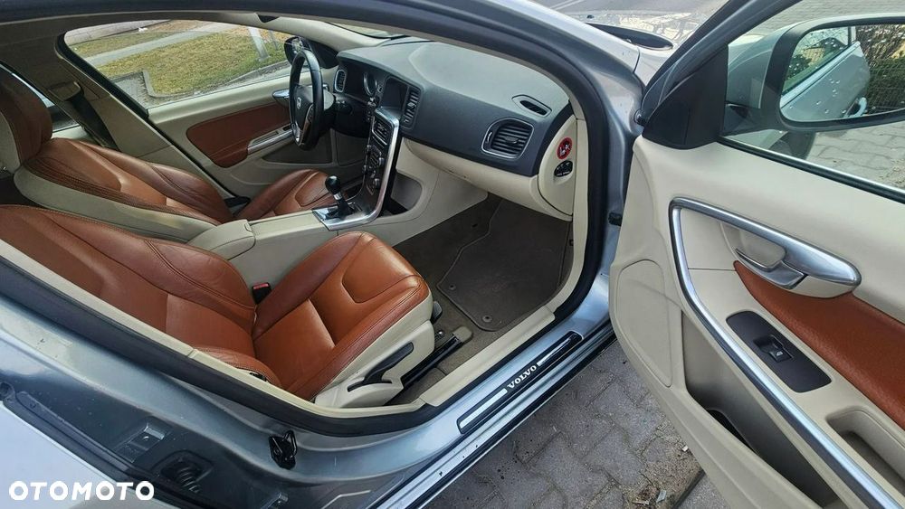 Volvo S60 DRIVe Summum - 36