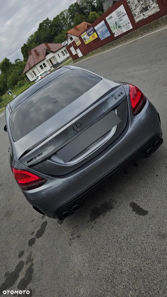 Mercedes-Benz Klasa C AMG 43 4Matic 9G-TRONIC - 26
