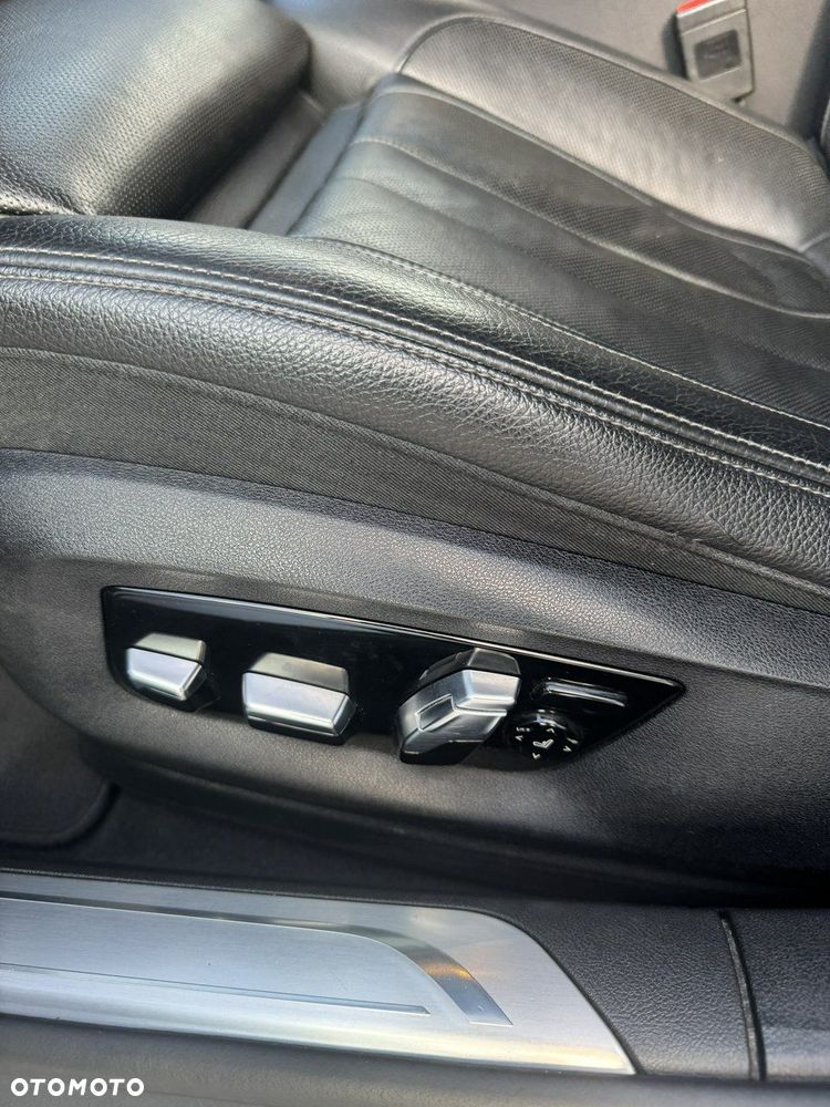 BMW Seria 7 - 30