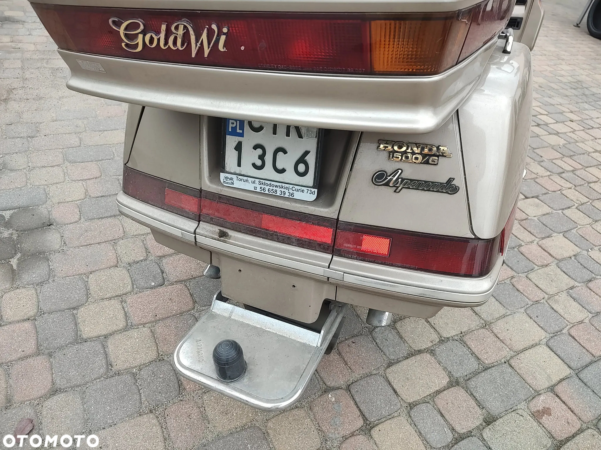 Honda GL - 12