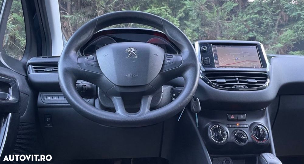 Peugeot 208 PureTech 110 Stop & Start Allure - 19