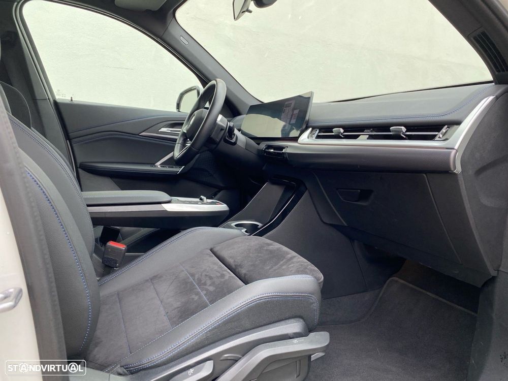 BMW iX1 xDrive30 Pack Desportivo M - 16