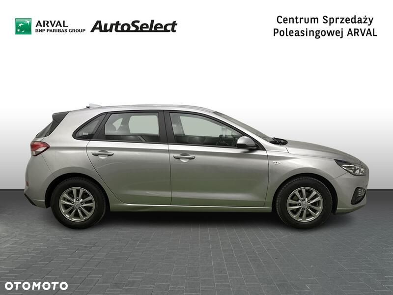 Hyundai i30 1.5 DPI Classic + - 8