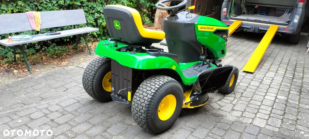 John Deere X107 - 4
