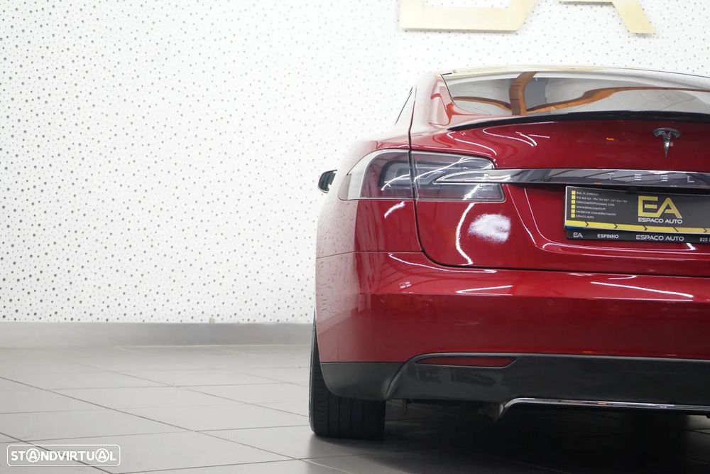 Tesla Model S 85 - 41