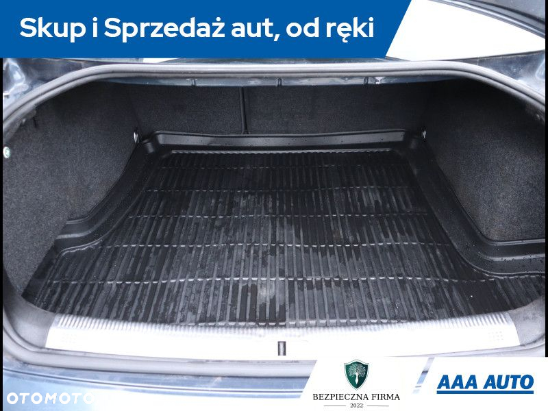 Volkswagen Passat - 14