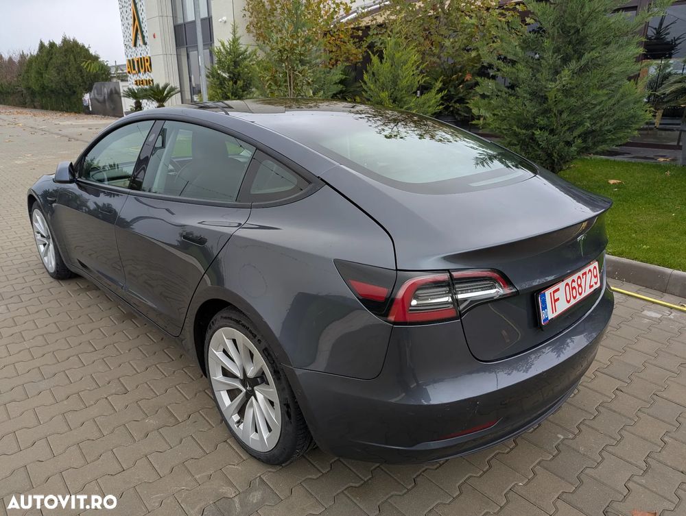 Tesla Model 3 - 11