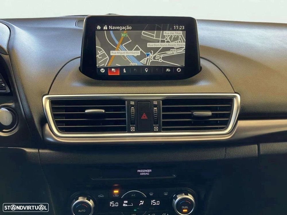 Mazda 3 1.5 Sky-D Excellence Navi - 11