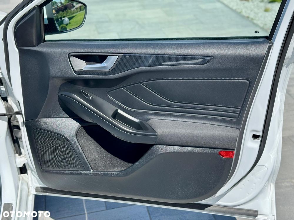 Ford Focus 1.5 EcoBlue Start-Stopp-System ST-LINE X - 18