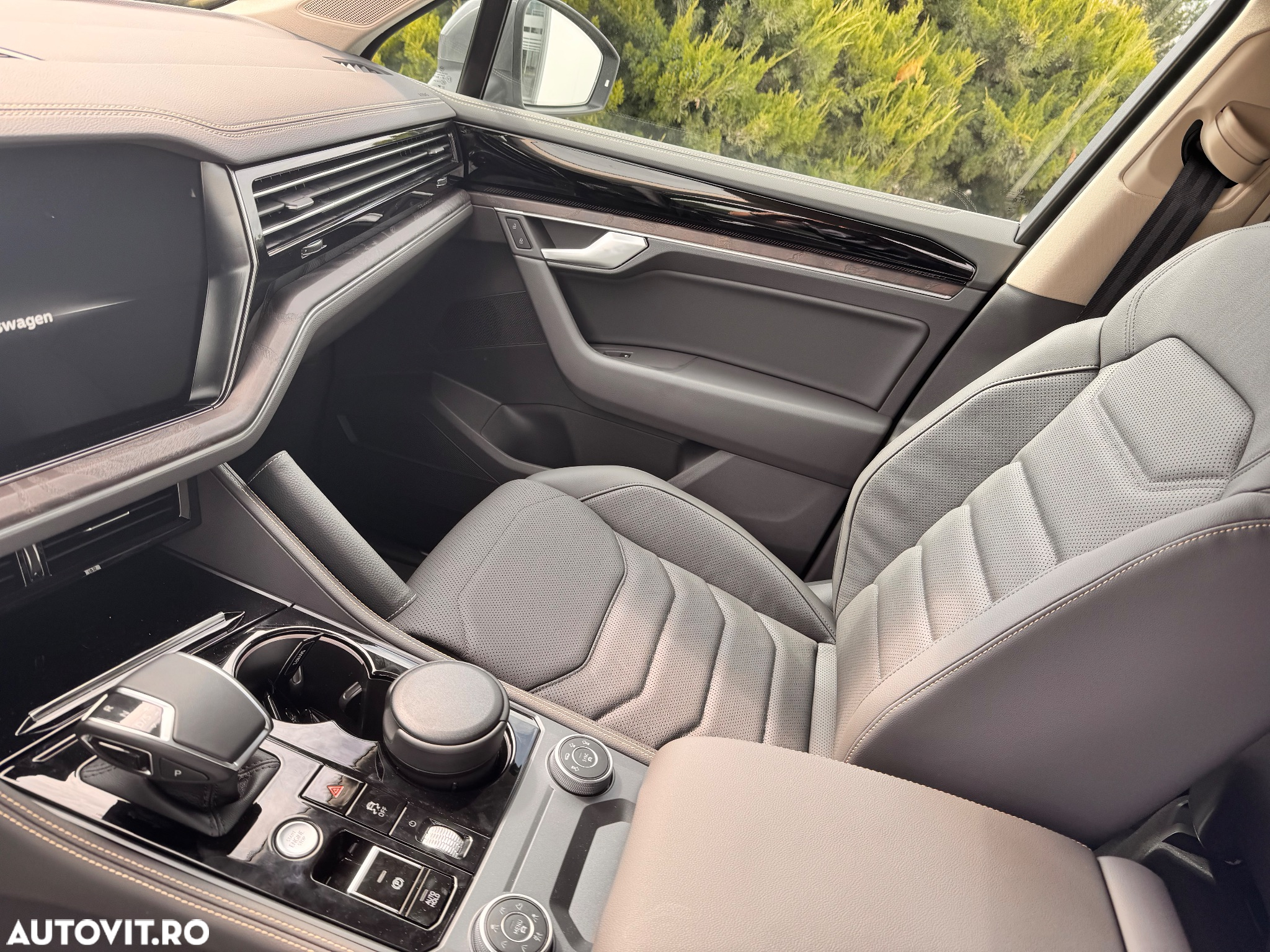 Volkswagen Touareg V6 TDI 4MOTION Elegance - 10