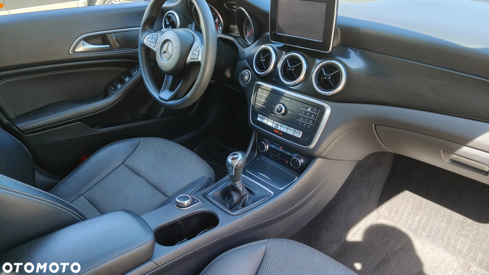 Mercedes-Benz CLA 180 d - 11