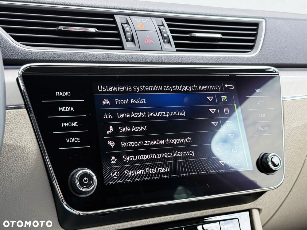 Skoda Superb 2.0 TSI Style DSG - 40