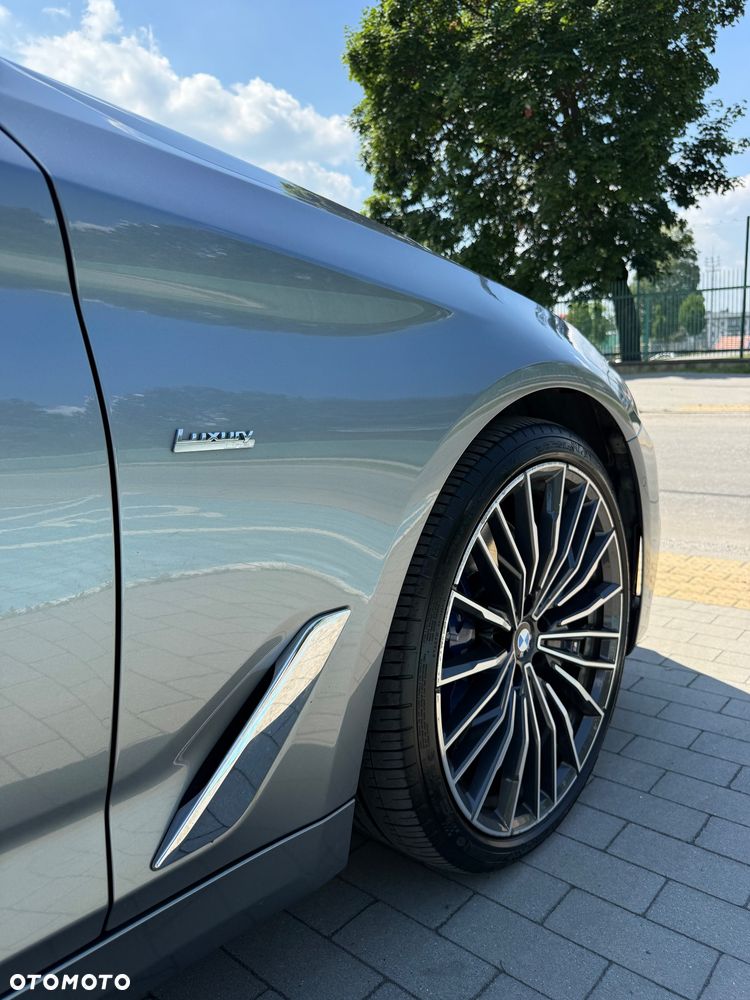 BMW Seria 5 540i xDrive Luxury Line - 25