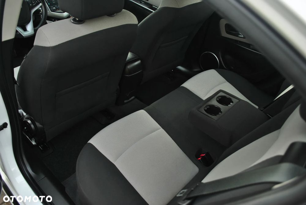 Chevrolet Cruze 1.8 LT+ - 8