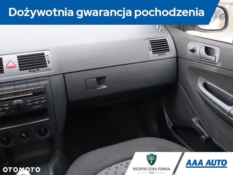 Skoda Fabia - 10