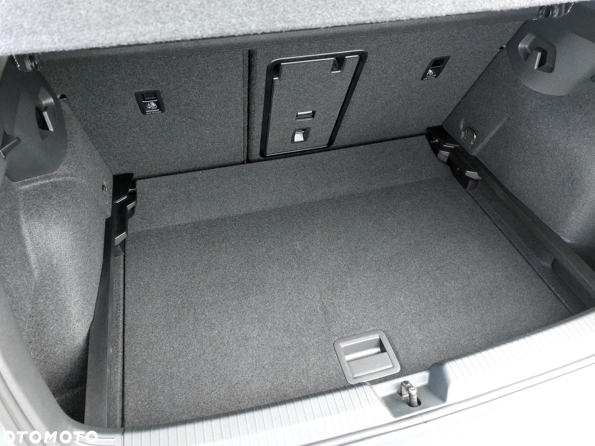 Volkswagen Golf VIII 2.0 TDI Life - 30