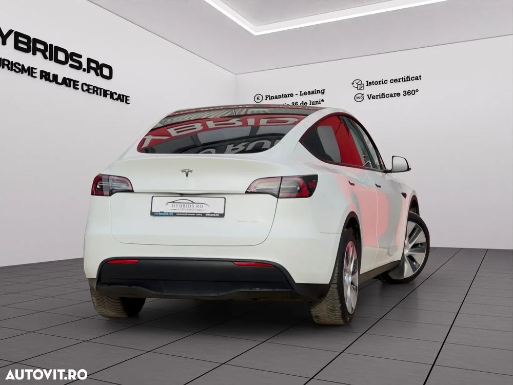 Tesla Model Y - 6