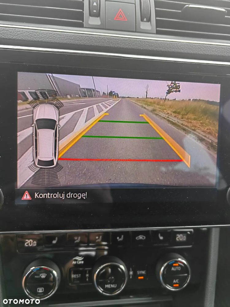 Skoda Superb 2.0 TDI SCR Ambition DSG - 11