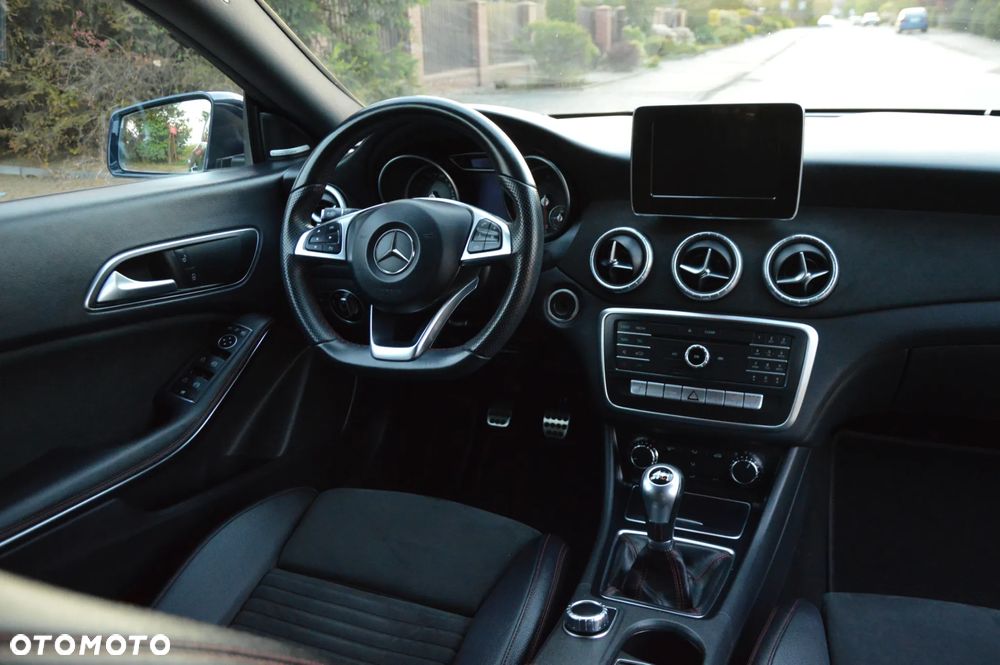 Mercedes-Benz CLA 180 d AMG Line - 23