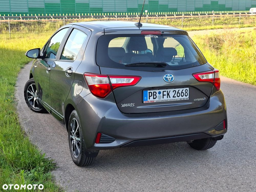 Toyota Yaris Hybrid 100 Active EU6 - 16