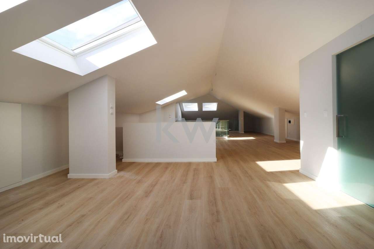 Exclusivo T3 com Mezzanine e 3 Suítes – Centro de Carcavelos - Grande imagem: 5/60