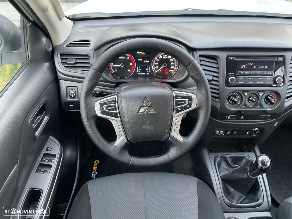 Mitsubishi L200 2.3 DI-D CD Invite Strakar Look 4WD - 32