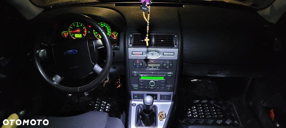 Ford Mondeo 1.8 Silver X - 22