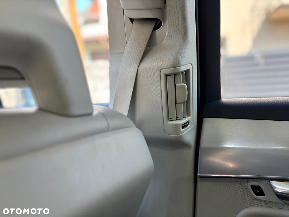 Volvo XC 90 T6 AWD Momentum 7os - 33