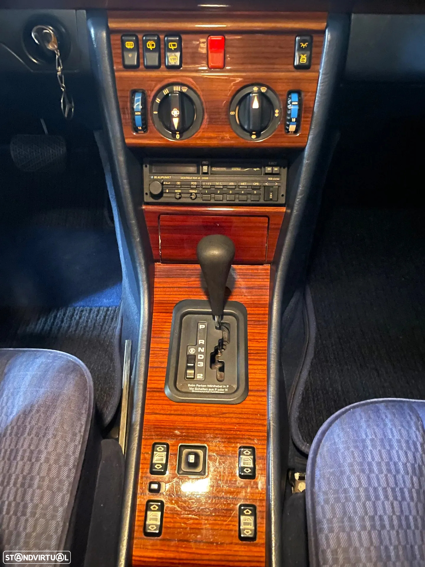 Mercedes-Benz 230 - 8