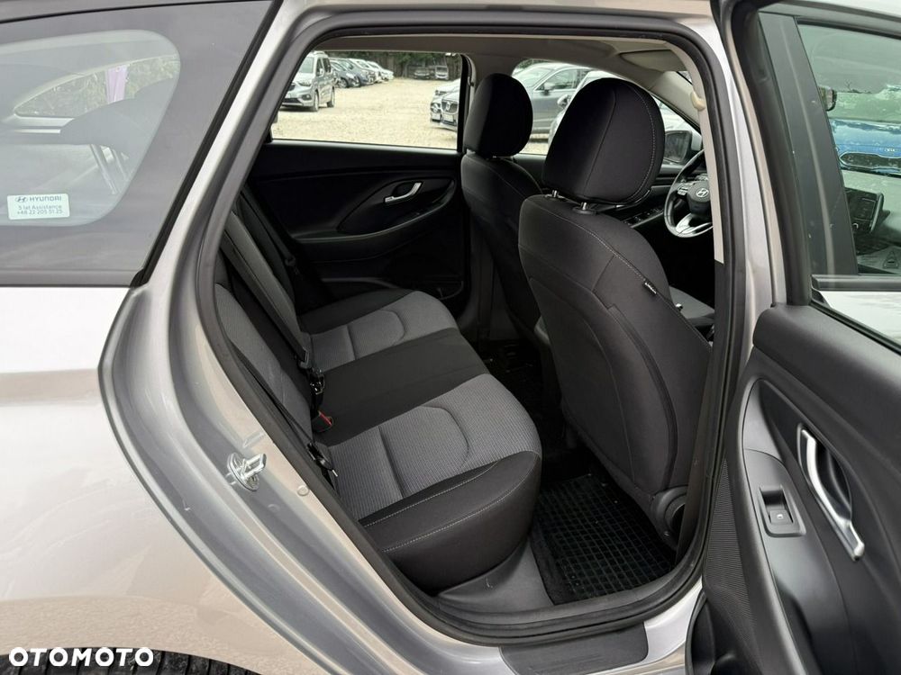 Hyundai i30 1.5 DPI Classic + - 14