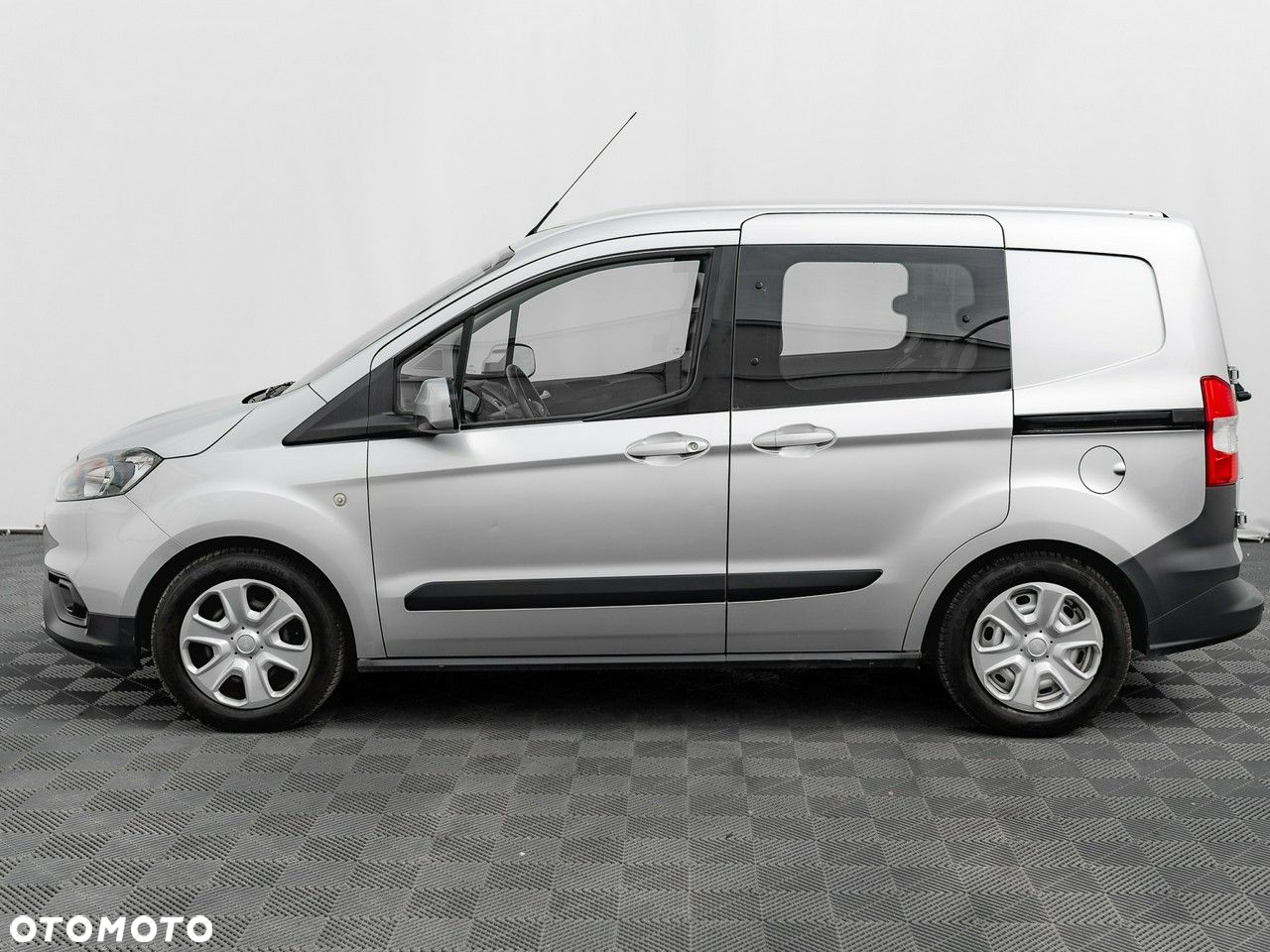 Ford Transit Courier 1.0 EcoBoost Trend - 10
