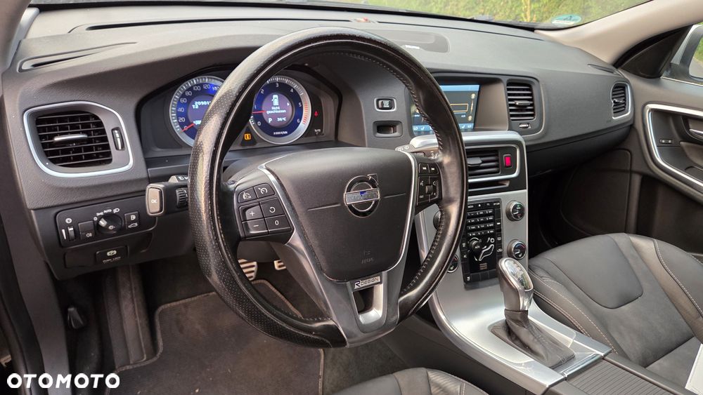 Volvo V60 D5 Geartronic RDesign - 15