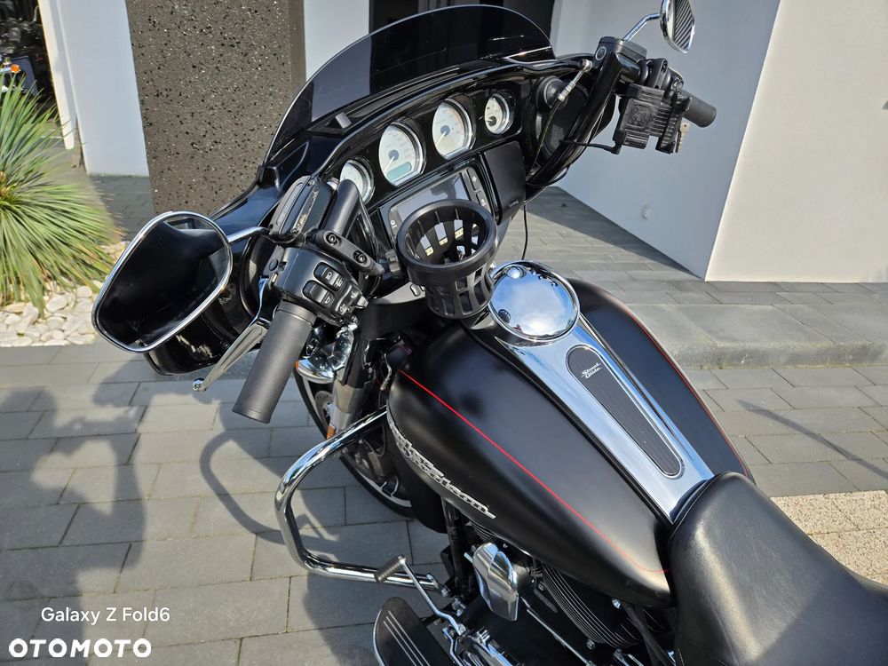 Harley-Davidson Touring Street Glide - 17