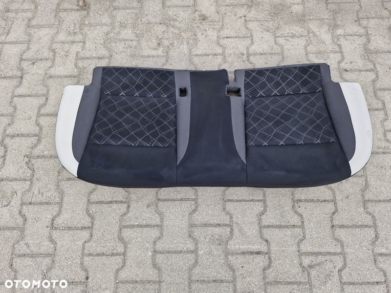 MICRA K14 V 5 SIEDZISKO KANAPY TYŁ TYLNEJ - 1