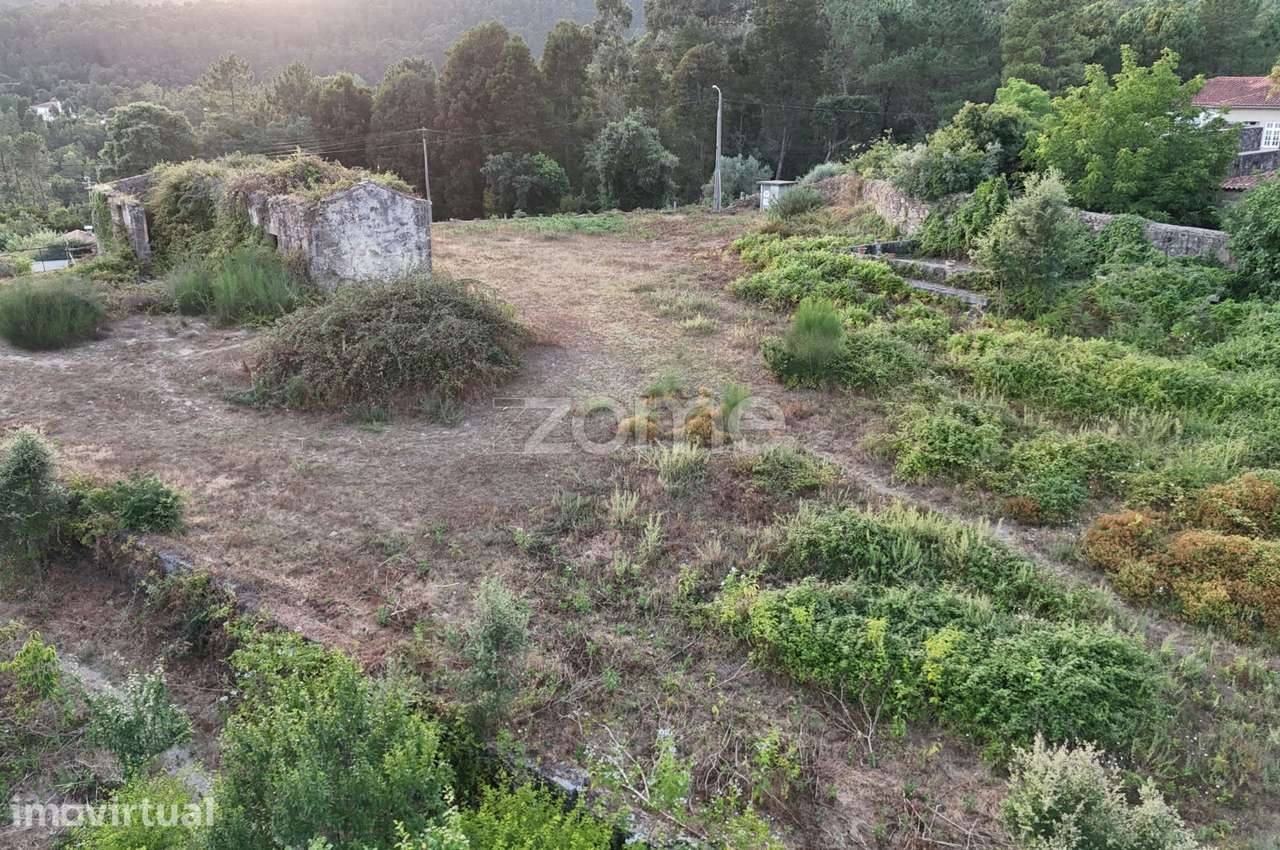Moradia em pedra para reabilitação com terreno, Cervães, Vila Verde... - Grande imagem: 5/17