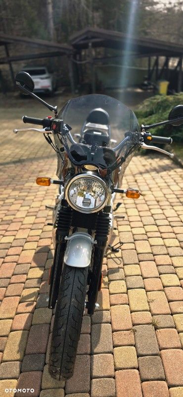 Royal Enfield Interceptor - 9